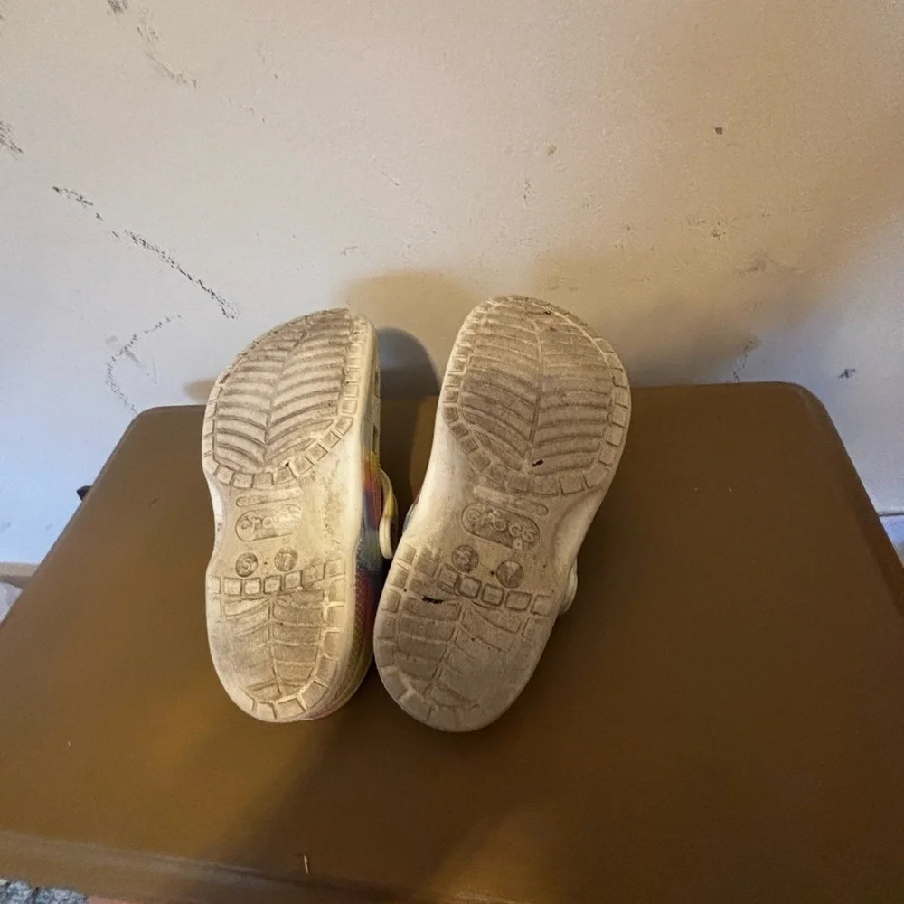 Crocs tie-dye 5/7